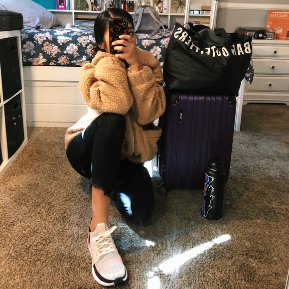 Meet your Posher, Emily - Picture 6 of 8